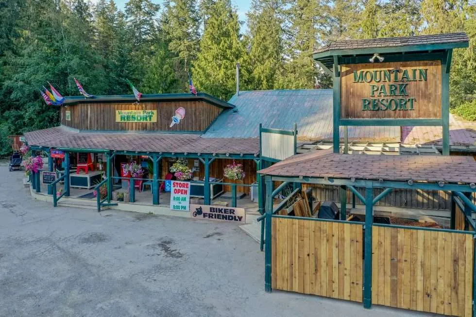 Mountain Park Resort RV Park and Campground in Creston, BC